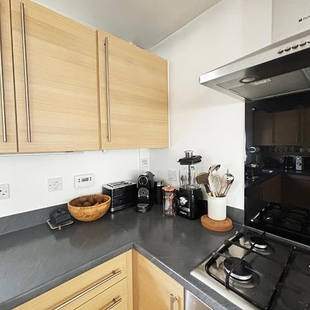 Delux Room With Private Parking, Sleeps 2, Perfect For Cotswold Getaway, Easy A419 Access Blunsdon Екстер'єр фото