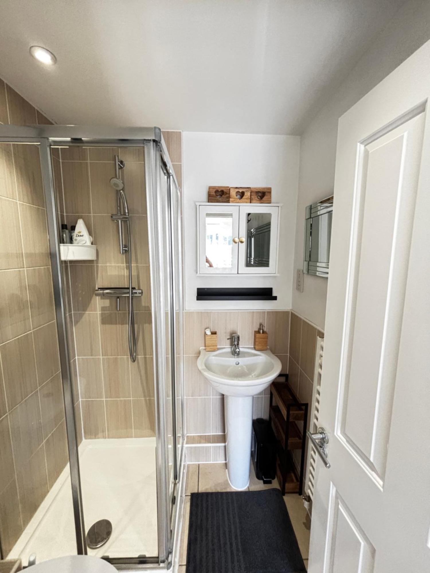 Delux Room With Private Parking, Sleeps 2, Perfect For Cotswold Getaway, Easy A419 Access Blunsdon Екстер'єр фото