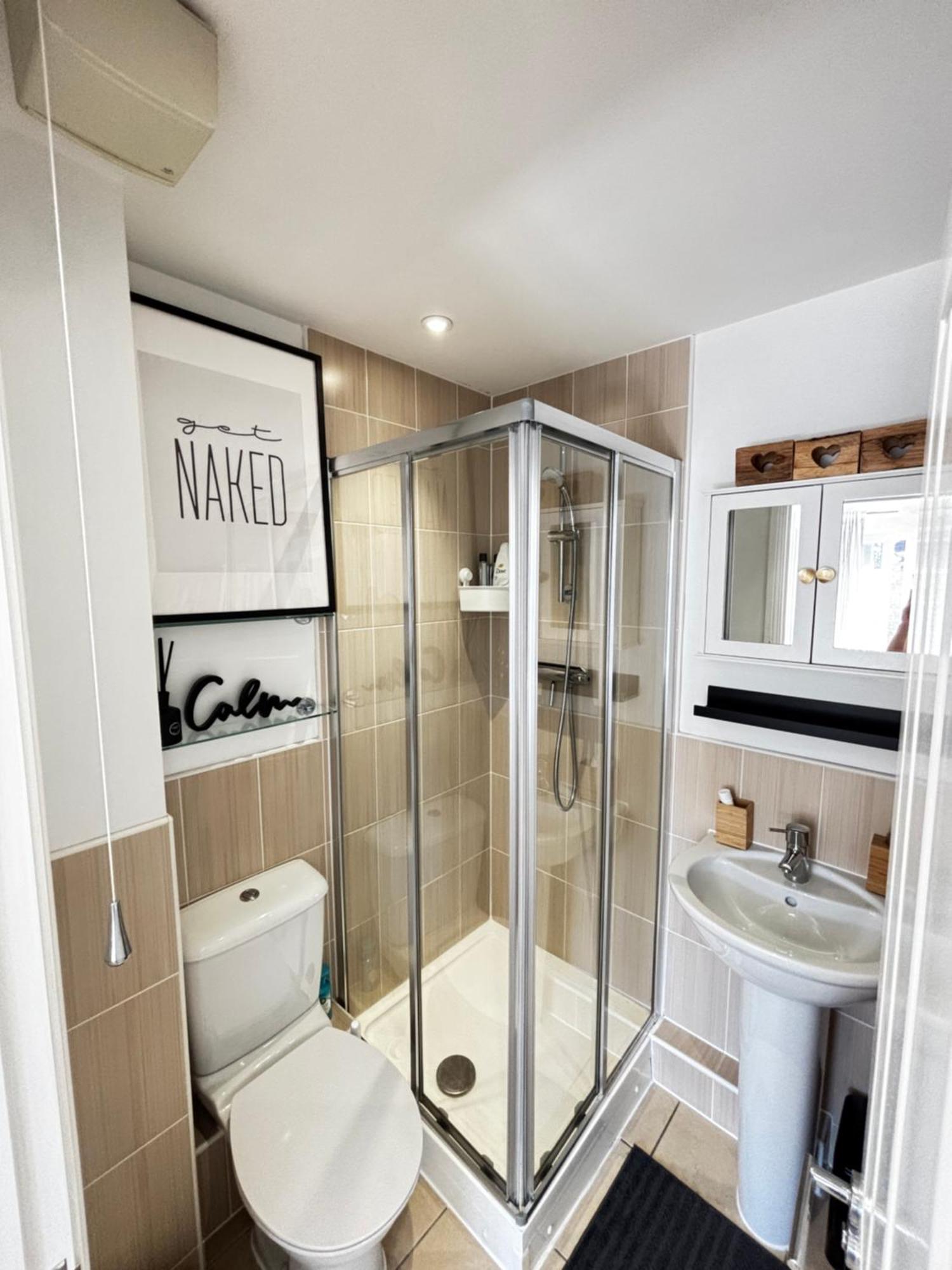 Delux Room With Private Parking, Sleeps 2, Perfect For Cotswold Getaway, Easy A419 Access Blunsdon Екстер'єр фото