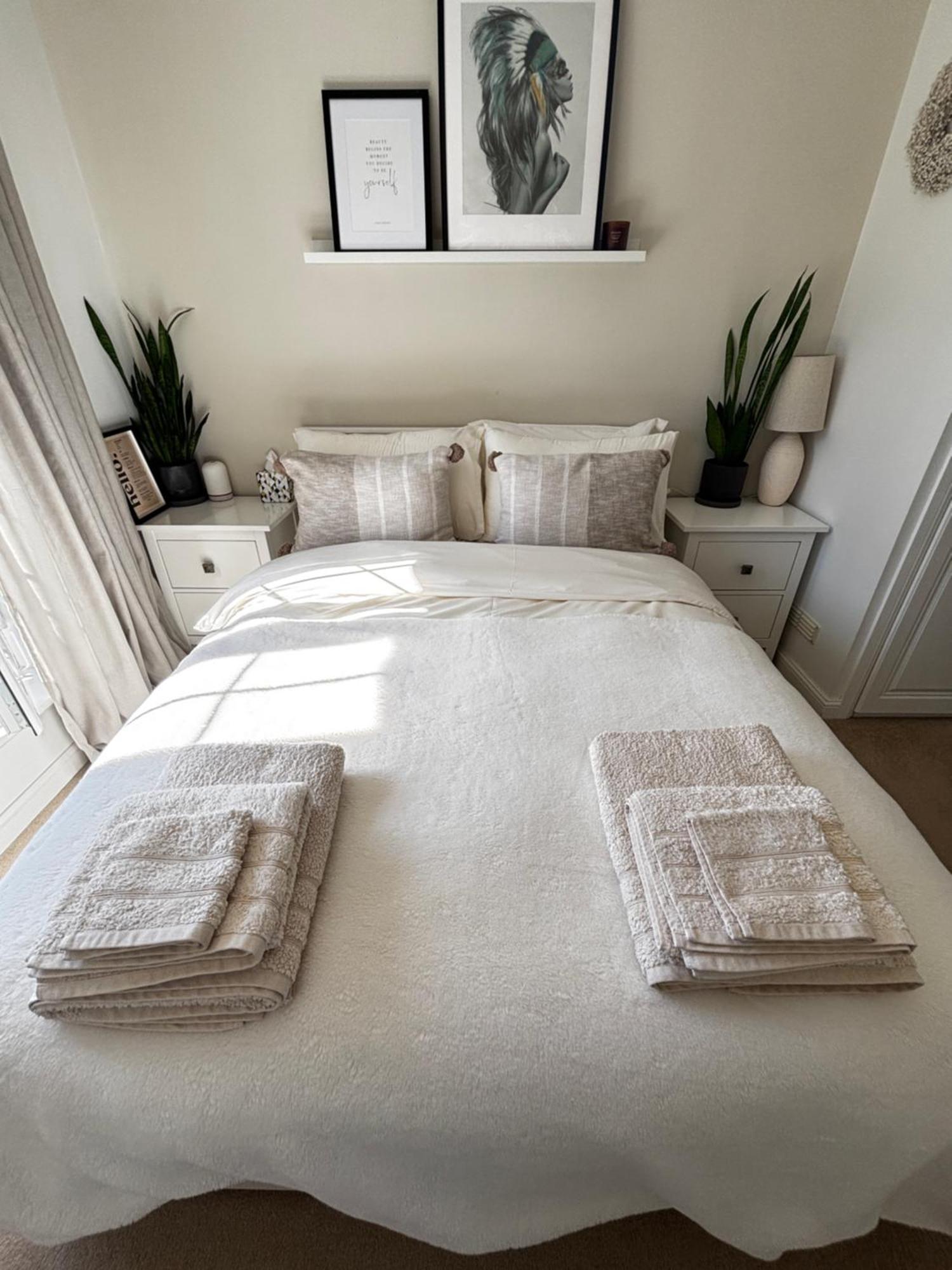Delux Room With Private Parking, Sleeps 2, Perfect For Cotswold Getaway, Easy A419 Access Blunsdon Екстер'єр фото