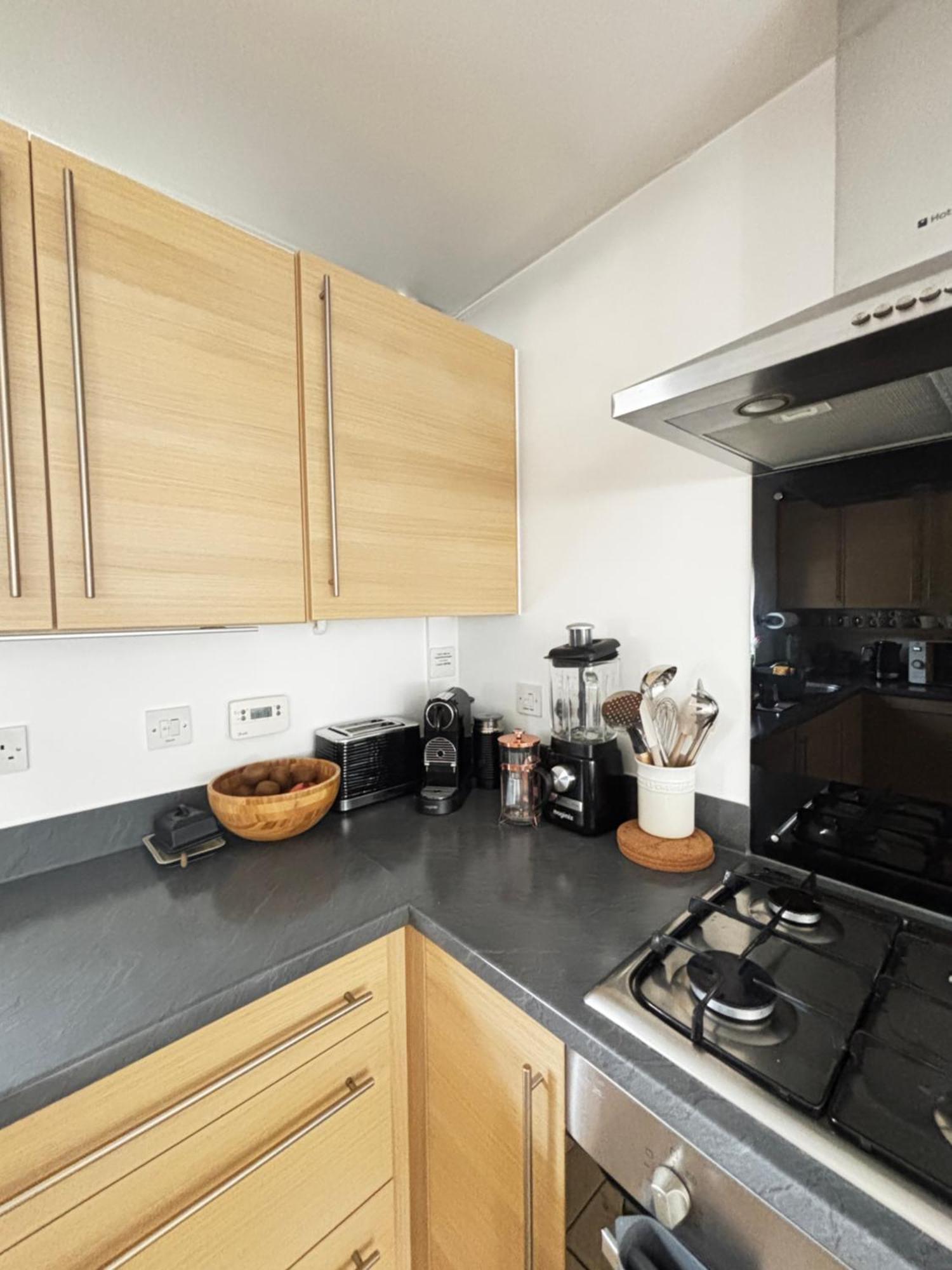 Delux Room With Private Parking, Sleeps 2, Perfect For Cotswold Getaway, Easy A419 Access Blunsdon Екстер'єр фото